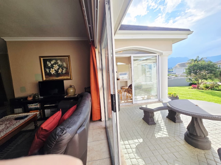 3 Bedroom Property for Sale in Kingswood Golf Estate Western Cape